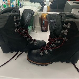 Sorel Conquest wedge boot